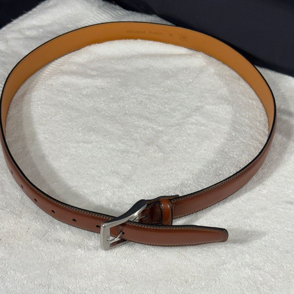 KM Legend Elegant Drj Tan Leather Belt W/Silver Buckle NWOT Sz 38X1